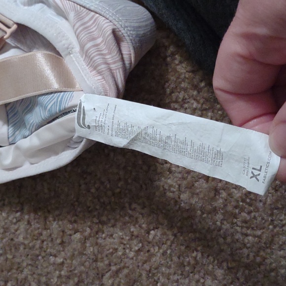 Fabletics XL Activewear Yoga Sports Bra EUC - Picture 4 of 5